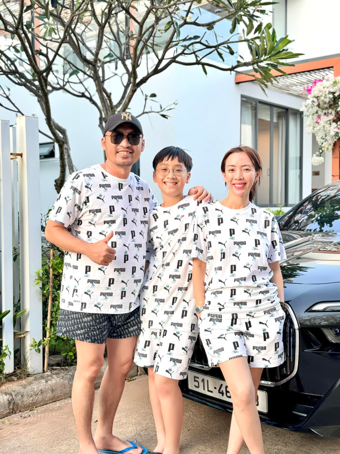 Thu Trang khoe hình thể nóng bỏng, công khai 'khóa môi' chồng yêu giữa phố Ảnh 4