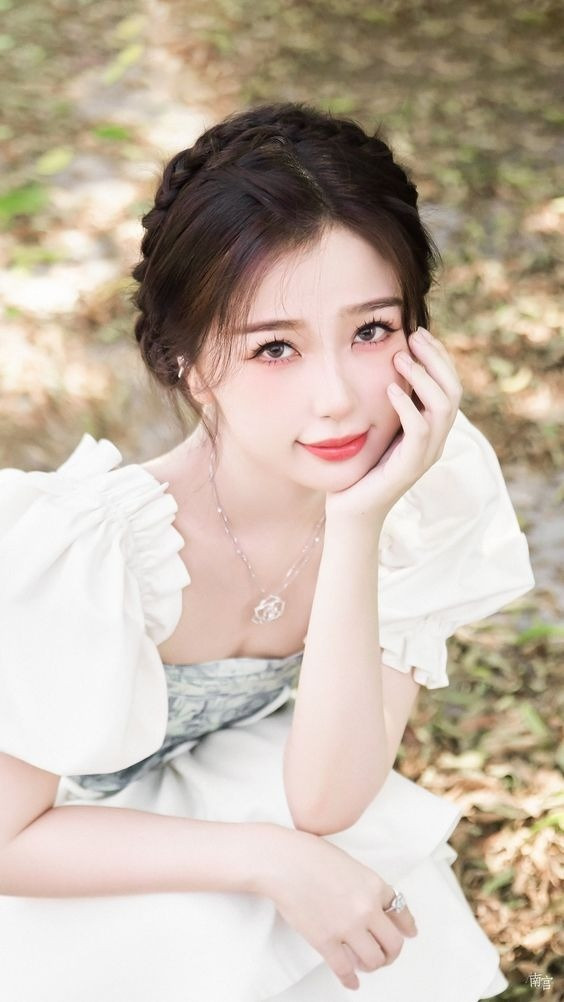 Ngu Thư Hân gặp rắc rối với đoàn làm phim mới?