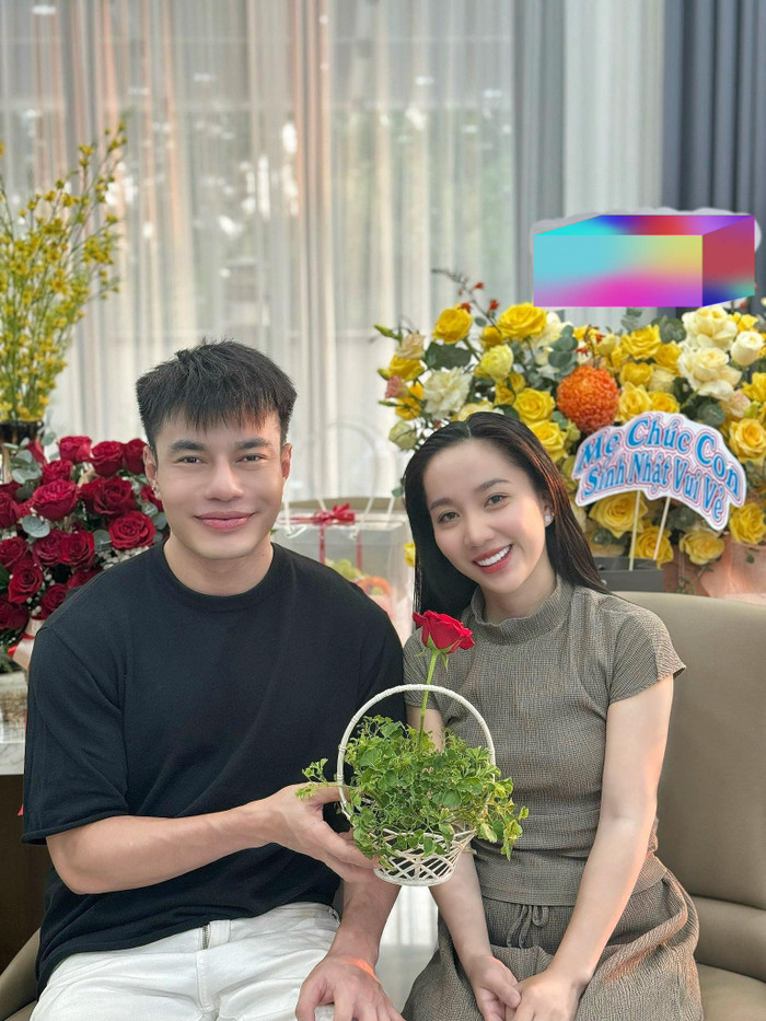 Nam diễn viên Lê Dương Bảo Lâm có cuộc sống hạnh phúc, giàu có bên cạnh vợ và các con. (Ảnh: FBNV)