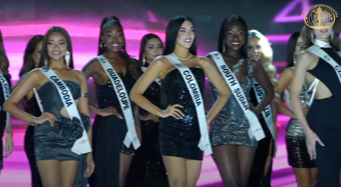 Phần mở màn tại chung kết Miss Intercontinental 2024 diễn ra trôi tuột, thiếu bóng dáng của đương kim Hoa hậu.