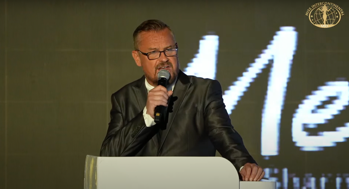 Ban giám khảo đêm chung kết Miss Intercontinental 2024 'tàng hình' bởi không được nam MC giới thiệu.