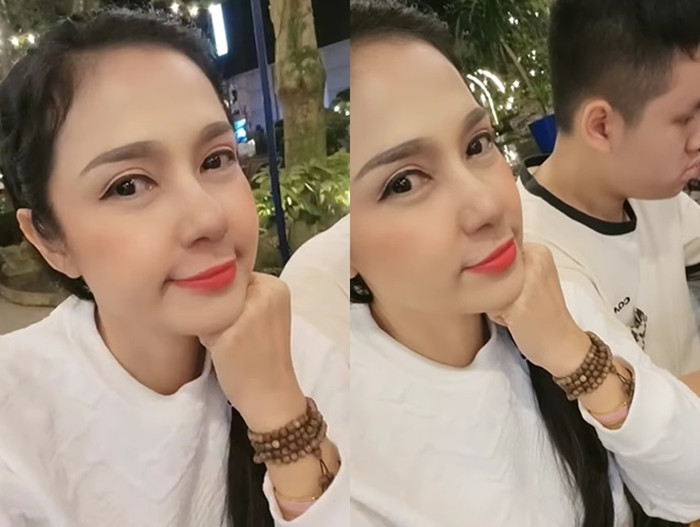 Việt Trinh từng để lộ góc nghiêng của con trai. Nhiều khán giả nhận xét anh chàng có gương mặt hiền lành. (Ảnh chụp màn hình từ FBNV)