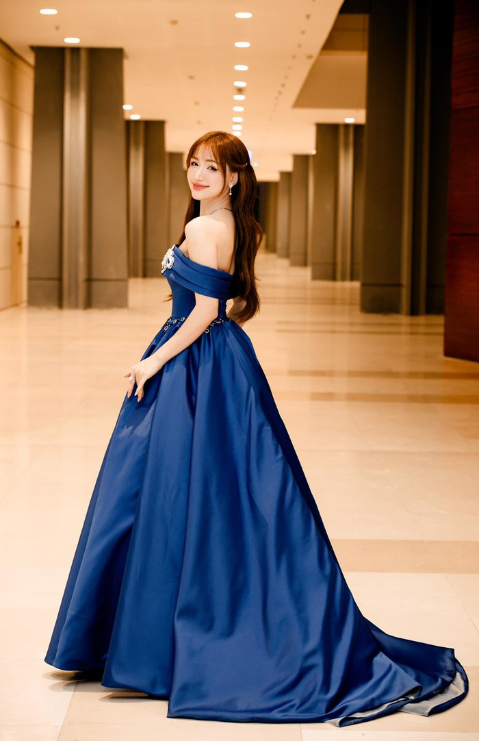 Hòa Minzy sở hữu bất động sản cũng như là tay chơi hàng hiệu ngầm trong showbiz. (Ảnh FBNV)