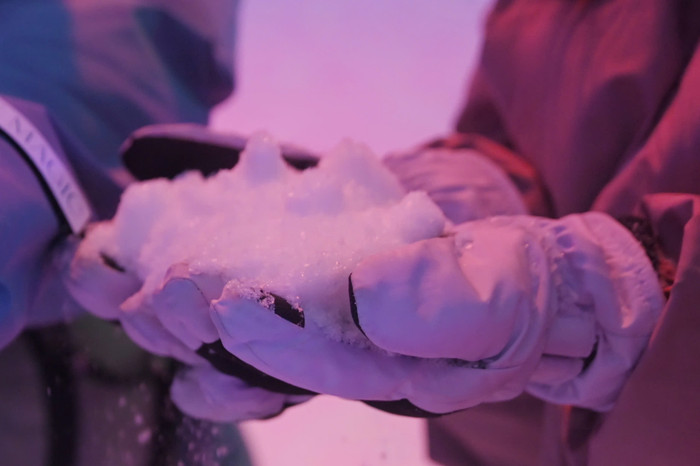 Chạm vào tuyết trắng như châu Âu giữa Sài Gòn 30 độ Ảnh 4