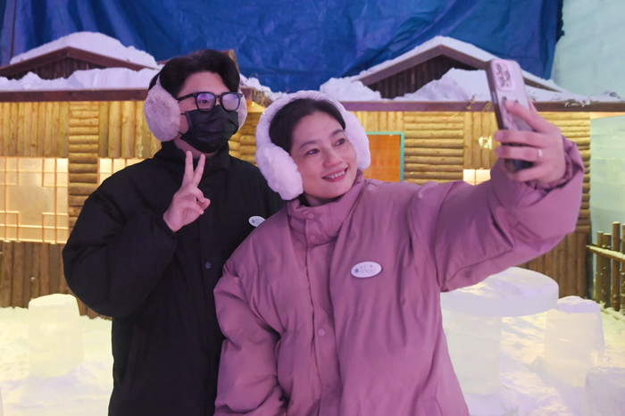 Chạm vào tuyết trắng như châu Âu giữa Sài Gòn 30 độ Ảnh 5