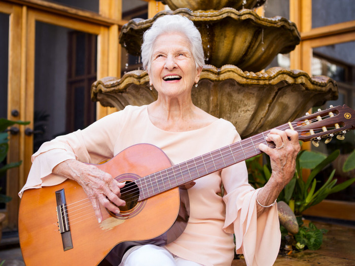 Nữ nghệ sĩ làm nên lịch sử tại GRAMMY Latin qua đời ở tuổi 97 Ảnh 2