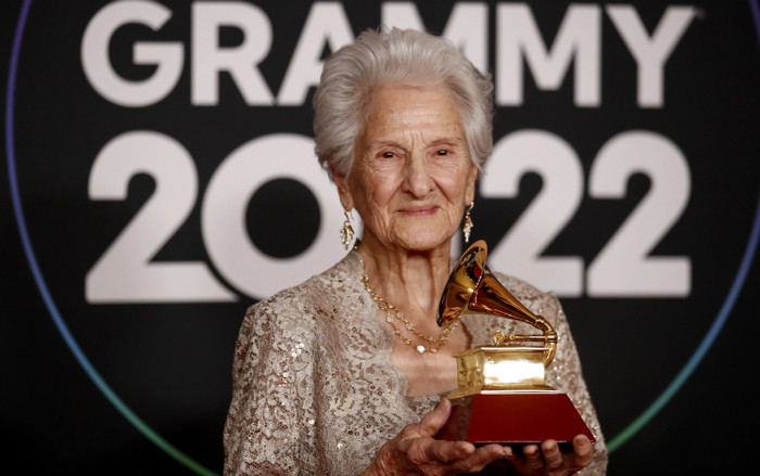 Nữ nghệ sĩ làm nên lịch sử tại GRAMMY Latin qua đời ở tuổi 97 Ảnh 2