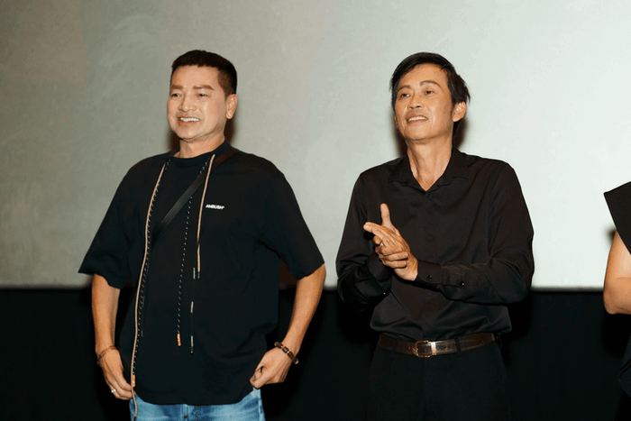 Hoài Linh tích cực làm nghề, được đồng nghiệp yêu mến. Ảnh: Sưu tầm