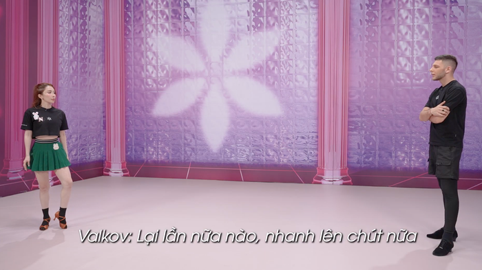 Là 'tay ngang', Quỳnh Nga tích cực tập luyện và nhận được sự hỗ trợ, động viên từ bạn diễn. Vượt lên mọi tranh cãi trong quá trình tập luyện, Quỳnh Nga và Valkov Dimitar vẫn cố gắng để chuẩn bị cho tiết mục 'chào sân' tại Bước Nhảy Hoàn Vũ một cách tốt nhất.