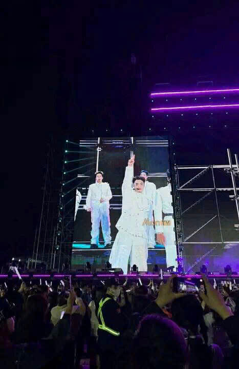 Đêm concert này tiếp tục vướng nhiều tranh cãi. Ảnh: Bí mật showbiz