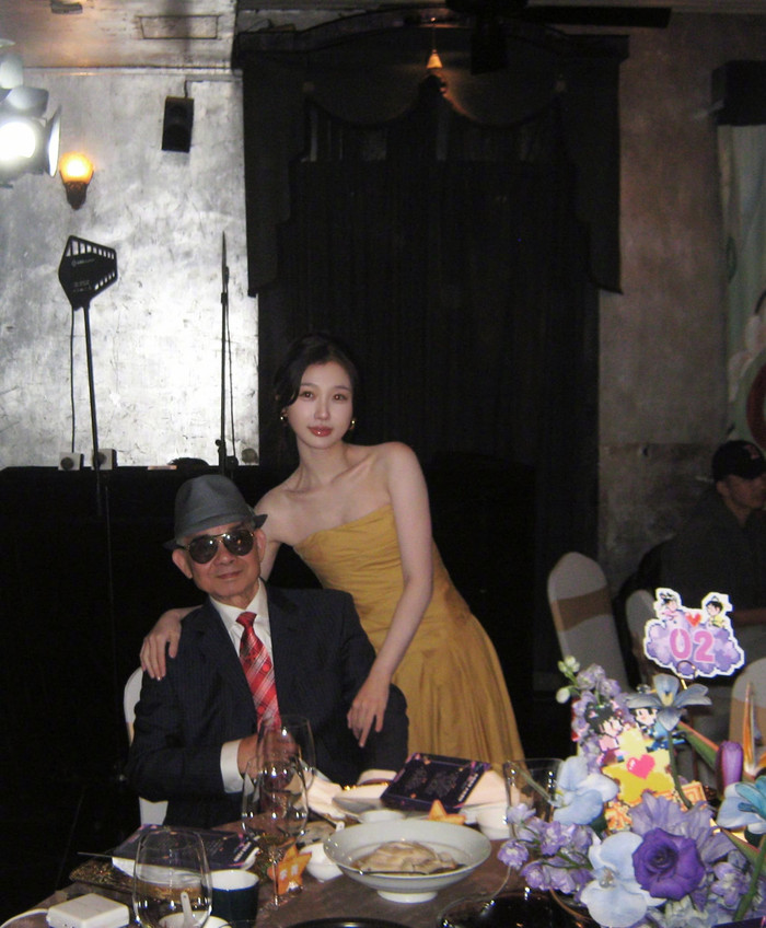 Đinh Vũ Hề ra mắt gia đình Ngu Thư Hân sau thành công của Vĩnh Dạ Tinh Hà Ảnh 3