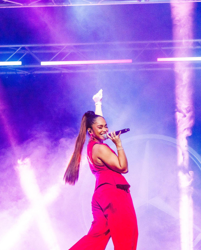 Nữ ca sĩ bức xúc vì bị quay lén khi đi mát-xa, khẳng định nhìn thấy thủ phạm Ảnh 2