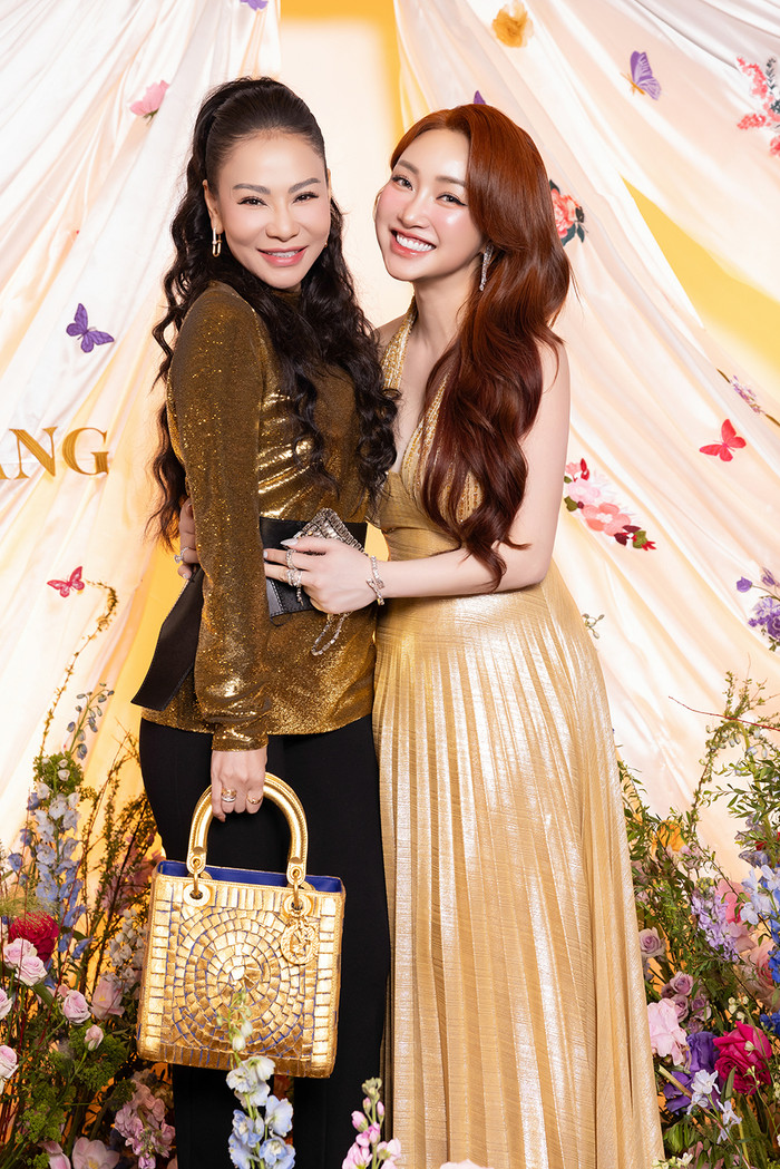 Vợ kém 16 tuổi của Chi Bảo khoe dáng thon gọn hậu sinh con thứ hai Ảnh 3