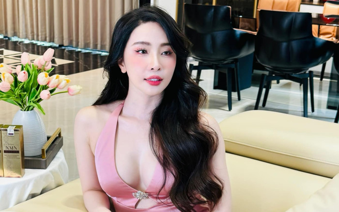 Quỳnh Nga chăm diện váy ngắn khoe khéo đôi chân thon dài gợi cảm Ảnh 2