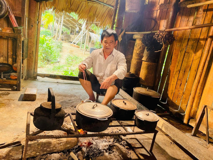 Quang Tèo thường gắn liền với hình ảnh người nông dân hiền lành, chân chất. (Ảnh FBNV)