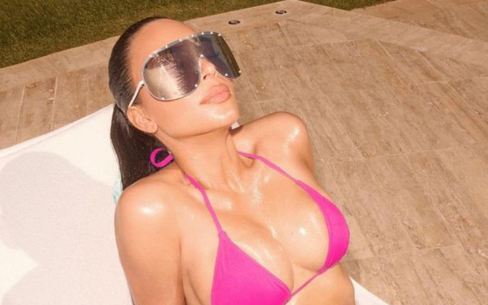 Nữ người mẫu nổi tiếng bị gãy chân Ảnh 2