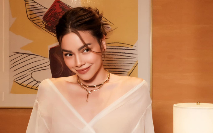 Hồ Ngọc Hà đẹp tựa 'nữ thần' với trang phục xuyên thấu Ảnh 2