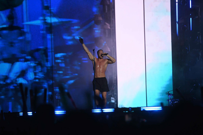 60 phút trình diễn, Imagine Dragons đã đốt cháy sân khấu.