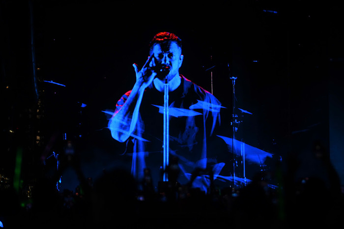 Khán giả vỡ òa khi Dan Reynolds xuất hiện.