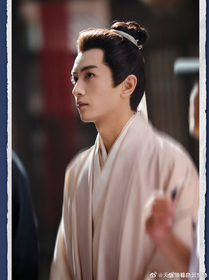 Từng được công chúng ủng hộ trong cuộc hôn nhân ồn ào với Trần Nghiên Hy nhưng giờ Trần Hiểu lại bị chỉ trích vì quá vô tình.