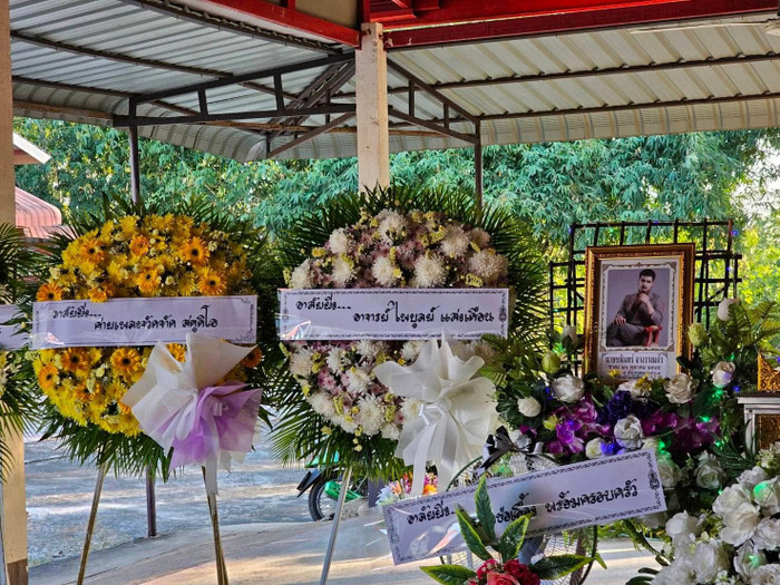 Nam ca sĩ đau lòng báo tin đồng nghiệp qua đời, đám tang chỉ có vài người đến dự Ảnh 3