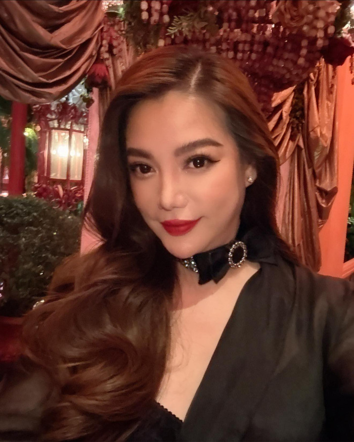 Trương Ngọc Ánh khoe sắc rạng rỡ sau tiệc sinh nhật vắng bóng tình cũ. 