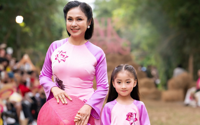 Nhan sắc gây chú ý của 'người đẹp Tây Đô' Việt Trinh ngày tái xuất Ảnh 2