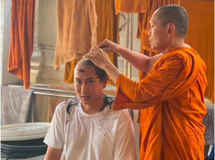 Nam ca sĩ nổi tiếng xuất gia đi tu sau biến cố khiến mẹ ruột gục ngã Ảnh 3