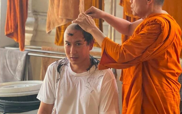 Nam ca sĩ nổi tiếng xuất gia đi tu sau biến cố khiến mẹ ruột gục ngã Ảnh 2