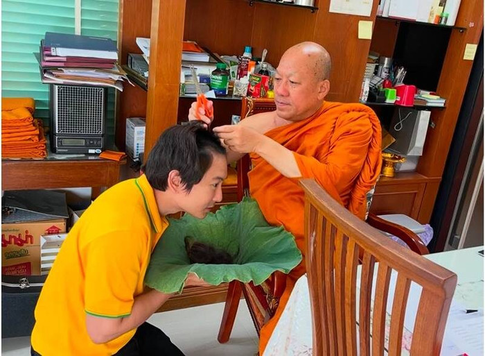 Nam ca sĩ nổi tiếng xuất gia đi tu sau biến cố khiến mẹ ruột gục ngã Ảnh 2