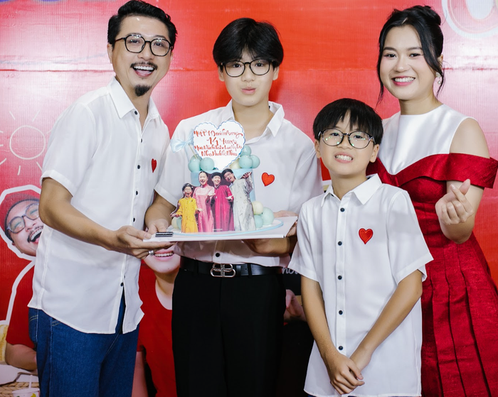 Gia đình hạnh phúc của Hứa Minh Đạt - Lâm Vỹ Dạ được nhiều người ngưỡng mộ.