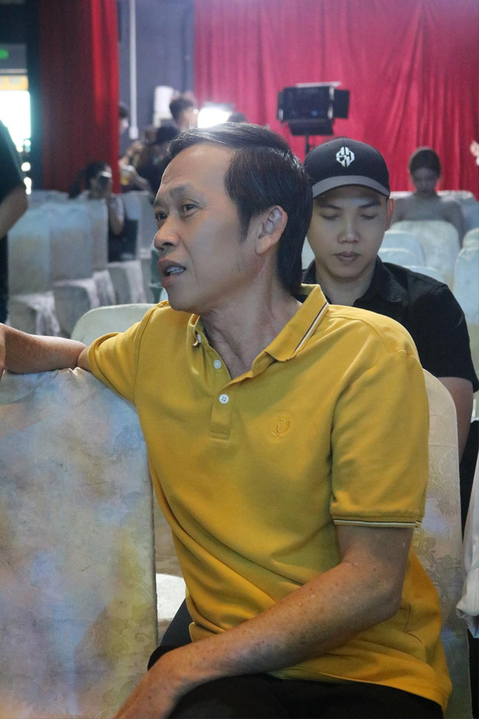 Showbiz 24h: Hoài Linh tươi tỉnh, thân thiện trong màn lộ diện hiếm hoi trước giới truyền thông. Ảnh: NVCC