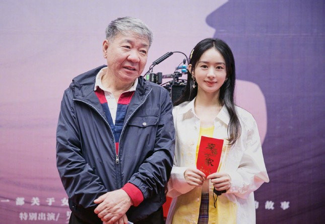 Nam đạo diễn từng có màn hợp tác thành công với Triệu Lệ Dĩnh trong Hạnh Phúc Đến Vạn Gia.