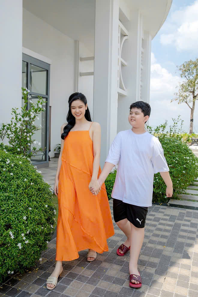Về phần Trương Quỳnh Anh, cô hiện đang tận hưởng cuộc sống hạnh phúc bên quý tử. Ảnh: FBNV