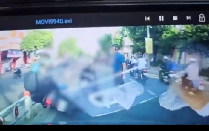 Nam thanh niên bị đánh dã man sau va chạm giao thông nhỏ ở TP HCM Ảnh 2