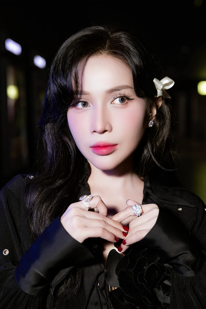 Ở tuổi 37, Khả Như sở hữu khối tài sản khủng tích luỹ được sau nhiều năm làm nghề. Về chuyện tình cảm, nữ diễn viên rất kín tiếng, hiếm hoi chia sẻ. (Ảnh: FBNV)