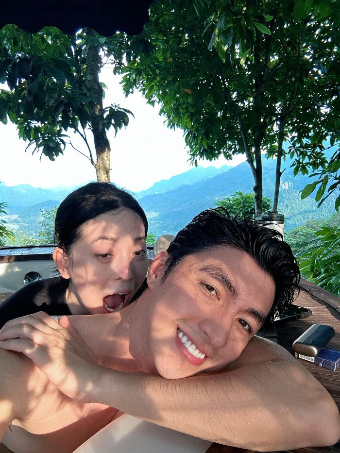 Bình An sắp xa nhà 1 tháng, Phương Nga hài hước đòi 'cắn một cái để làm kỷ niệm'. (Ảnh FBNV)