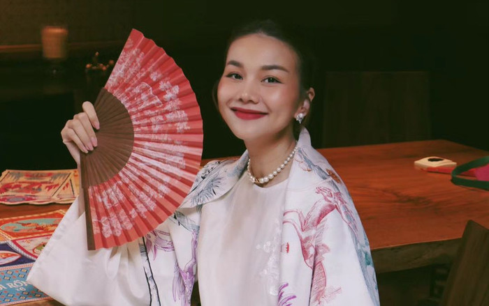 Thanh Hằng chăm chỉ diện áo dài Tết, visual gái có chồng ngày càng mặn mà, quyến rũ Ảnh 2