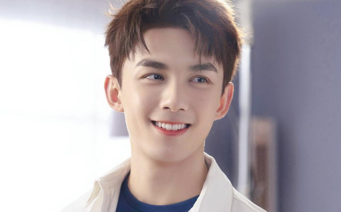 Ảnh hồi nhỏ của Ngô Lỗi và 'bạn gái' gây sốt vì quá giống nhau Ảnh 2