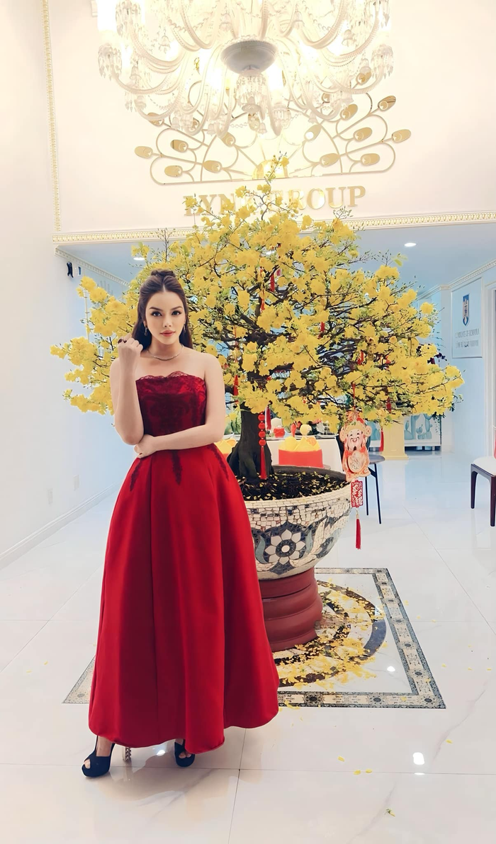 Lý Nhã Kỳ đón Tết ở TP.HCM trong căn biệt thự hạng sang. 