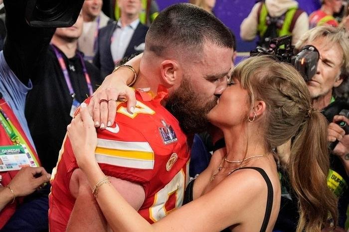 Taylor Swift thế nào sau vụ xả súng tại buổi diễu hành mừng chiến thắng của bạn trai tại Super Bowl? Ảnh 1