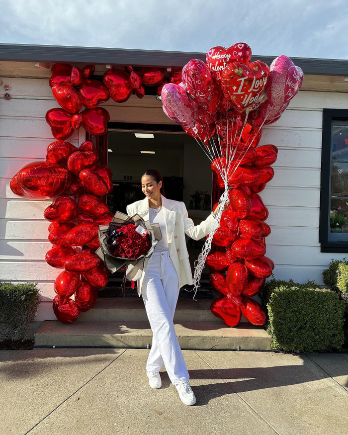 Chồng Phạm Hương chuẩn bị không gian lãng mạn để làm bà xã vui nhân dịp Valentine. 