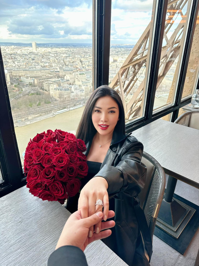 Quỳnh Thư được cầu hôn đúng ngày 14/2.