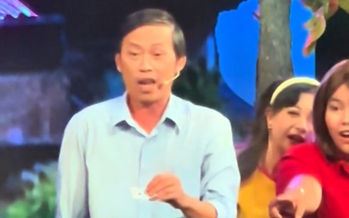 Xôn xao clip NSƯT Hoài Linh đi hát lô tô Ảnh 2