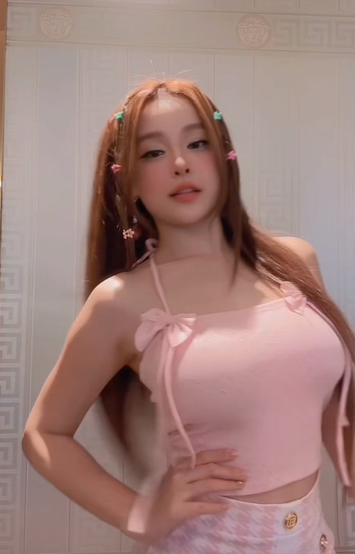 Vũ đạo cực cháy của Huyền Baby.