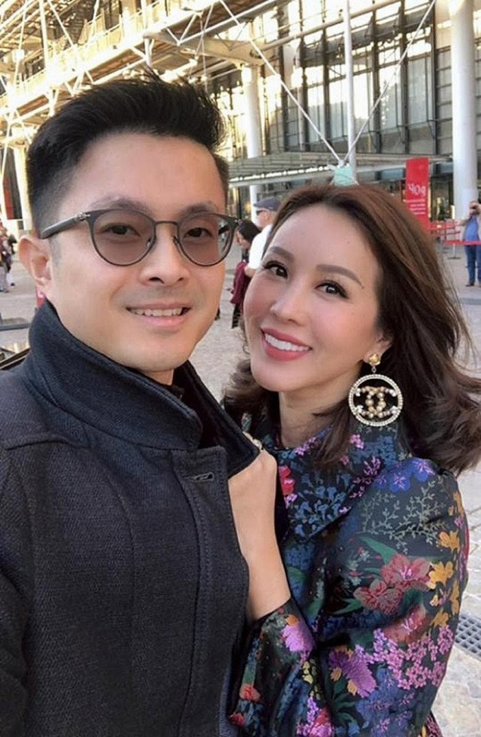 Sau 3 cuộc hôn nhân đổ vỡ, Thu Hoài quen Tống Trí, người đàn ông kém cô 10 tuổi. Họ bên nhau từ năm 2015. Tháng 6/2021, bất chấp sự phản đối của gia đình Tống Trí, hai người đăng ký kết hôn tại Mỹ và tổ chức hôn lễ riêng tư tại một resort cao cấp ở Ninh Thuận. 