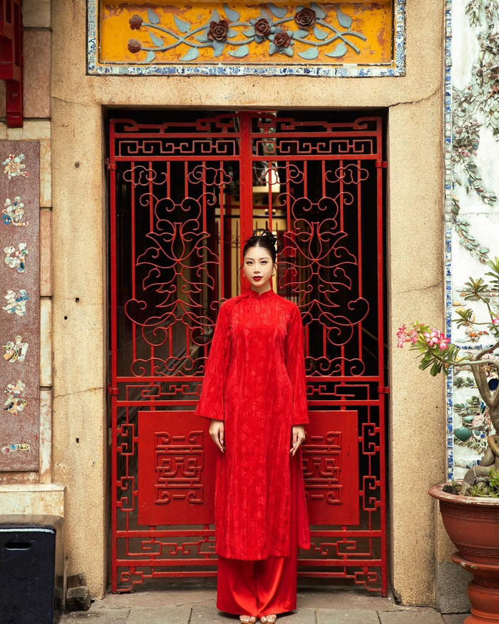 Bên cạnh khoảnh khắc thả dáng mãn nhãn, bài đăng của Miss Earth Vietnam 2023 còn thu hút sự chú ý bởi bức tâm thư mang sứ mệnh bảo vệ môi trường. 