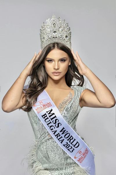 Ivana Sabeva - đại diện Bulgaria tại Miss World 2023. 