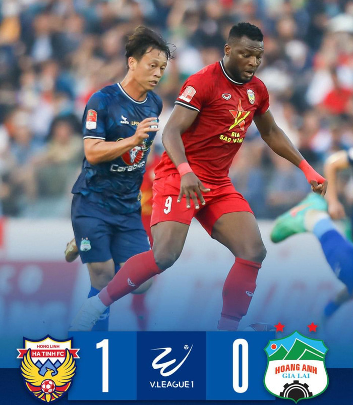 HLV Vũ Tiến Thành đã có màn ra mắt thất vọng khi HAGL thua Hà Tĩnh 0-1. Ảnh: HAGL