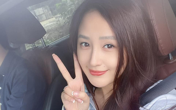 Mai Phương Thúy khoe ảnh bên chàng trai giấu mặt Ảnh 2